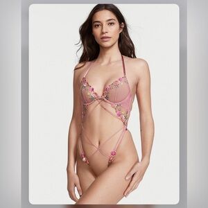 VERY SEXY Rose Embroidered Strappy Crotchless Teddy Size M Medium